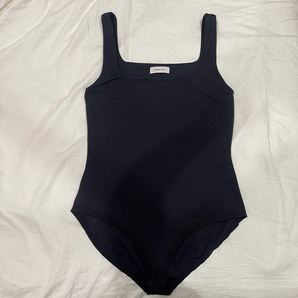 Aritzia Babaton CONTOUR SQUARENECK BODYSUIT